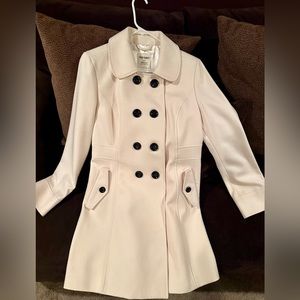 Size medium. Old Navy dress/peacoat. Cream color. Worn one. New condition.